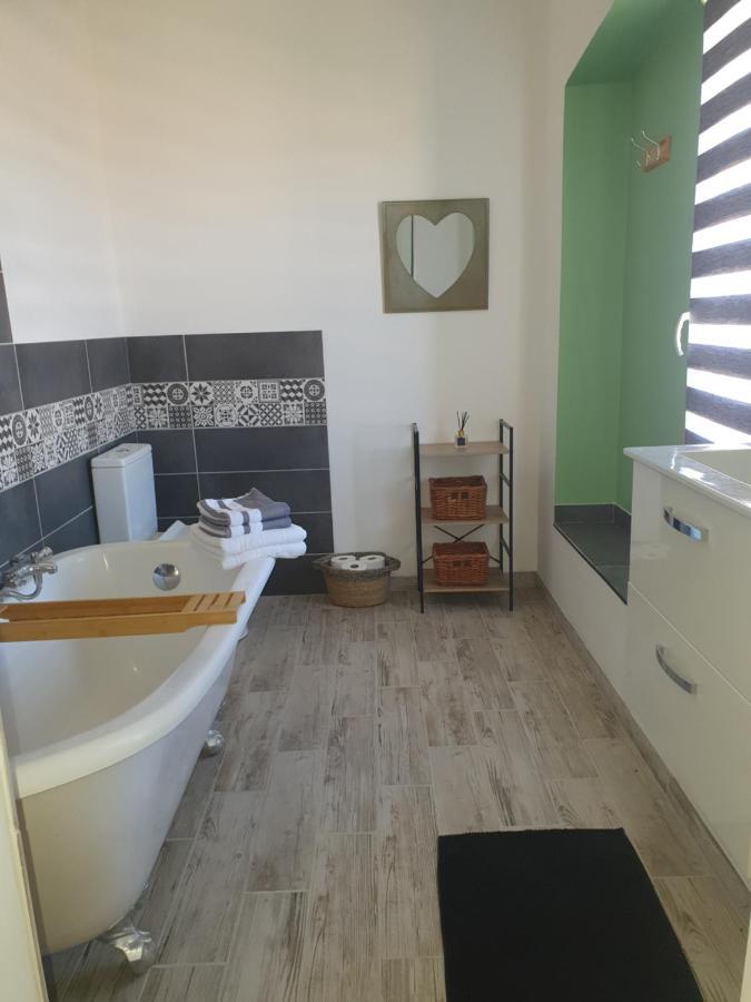 Mas De La Forge Noguier Bed & Breakfast Vergèze Екстериор снимка