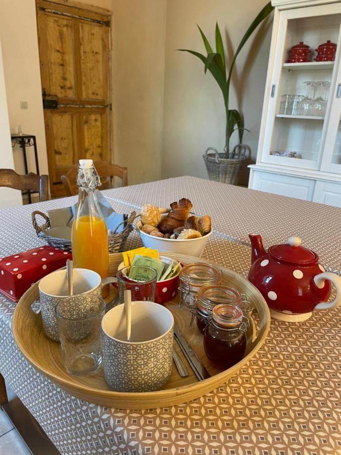 Mas De La Forge Noguier Bed & Breakfast Vergèze Екстериор снимка