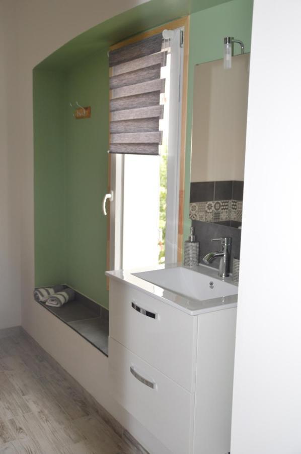 Mas De La Forge Noguier Bed & Breakfast Vergèze Екстериор снимка
